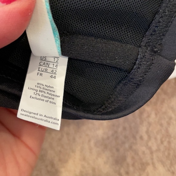 Sea Level black Essentials Cross Front Moulded Underwire Bikini Top US 12 NWOT - Picture 10 of 11